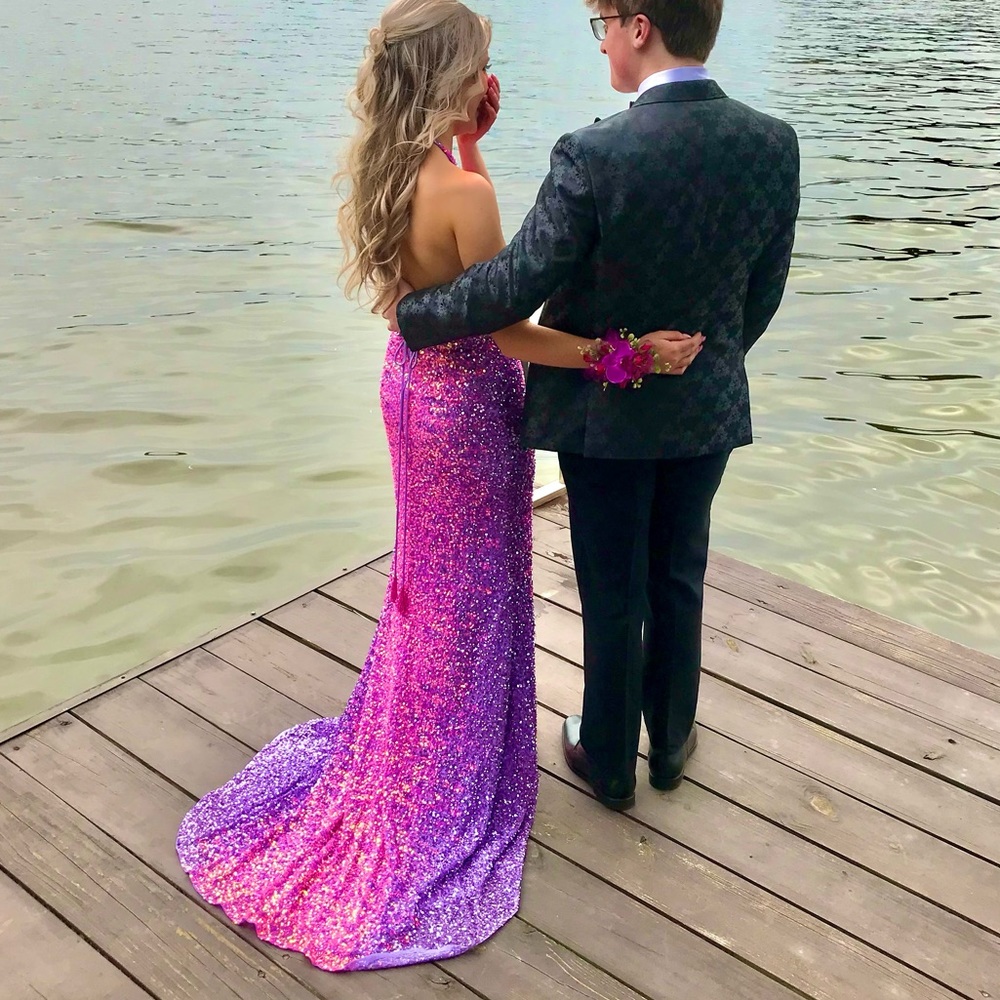 Rachel Allen Prom Dress (Read caption!!!)